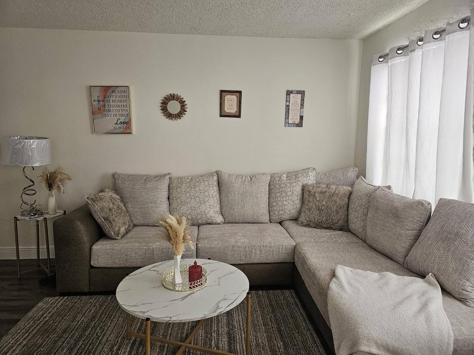 Room In Apartment - The Sample Rd Retreats Pompano Beach Dış mekan fotoğraf